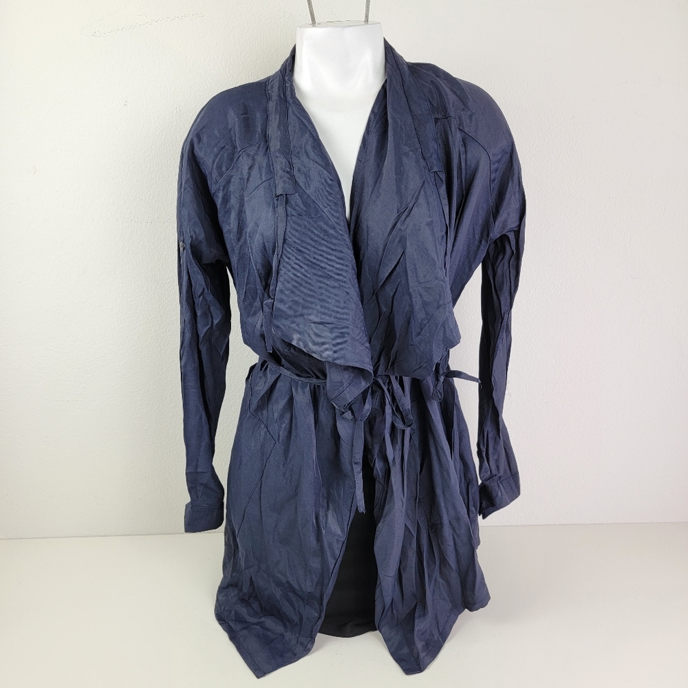 Body Line light jacket size Large